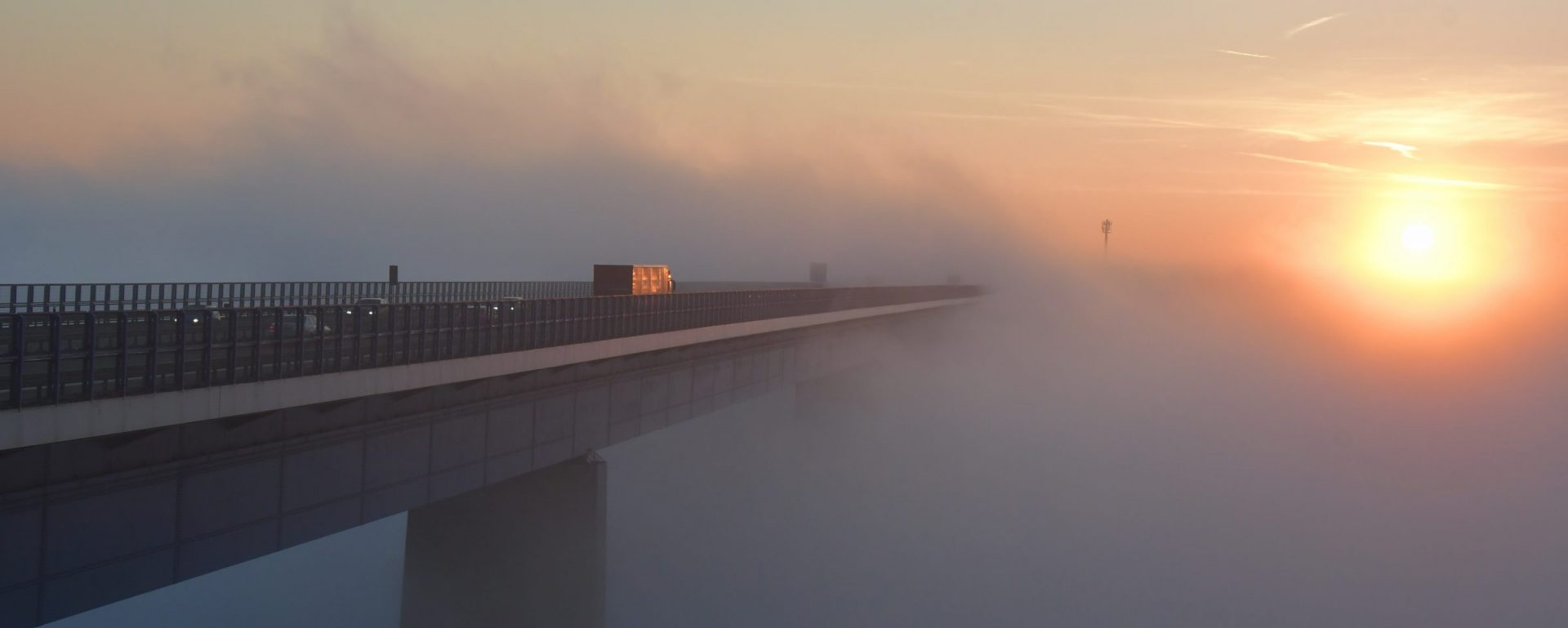 A61 Brücke im Nebel